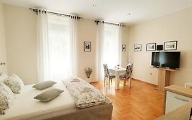 Lavender - City Room With Free Parking